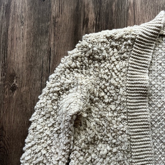 Aerie Knit Cream Cardigan Sz XS - Picture 2 of 3